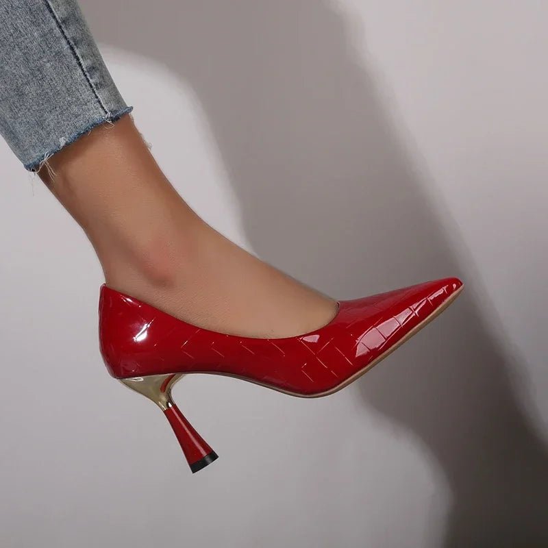 Saltos Elegantes Femininos Verão 2024 - Vermelho, Preto e Branco - Averra
